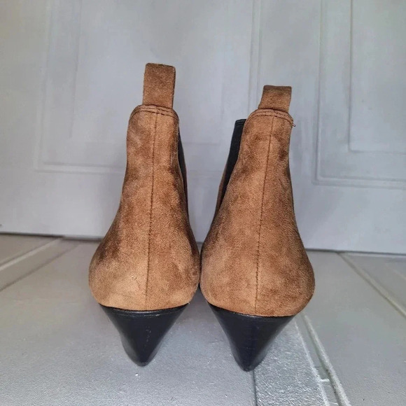 Diane Von Furstenburg Women's NADIE Brown Suede Chelsea Boots Size 9 - Picture 4 of 15